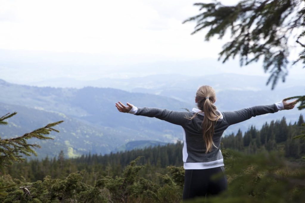 ジョギングをする